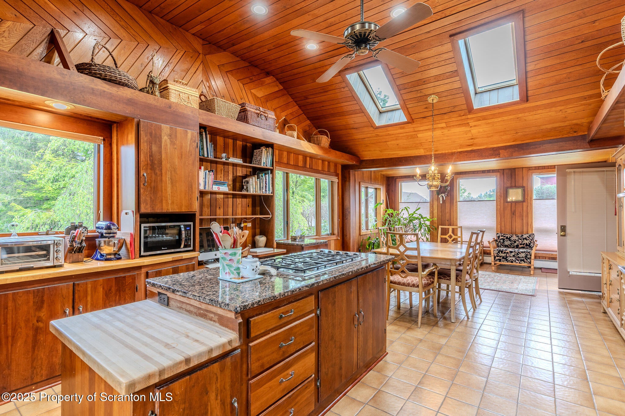 Honesdale, Pennsylvania, 18431, United States, ,4 BathroomsBathrooms,Residential,Active,1860241