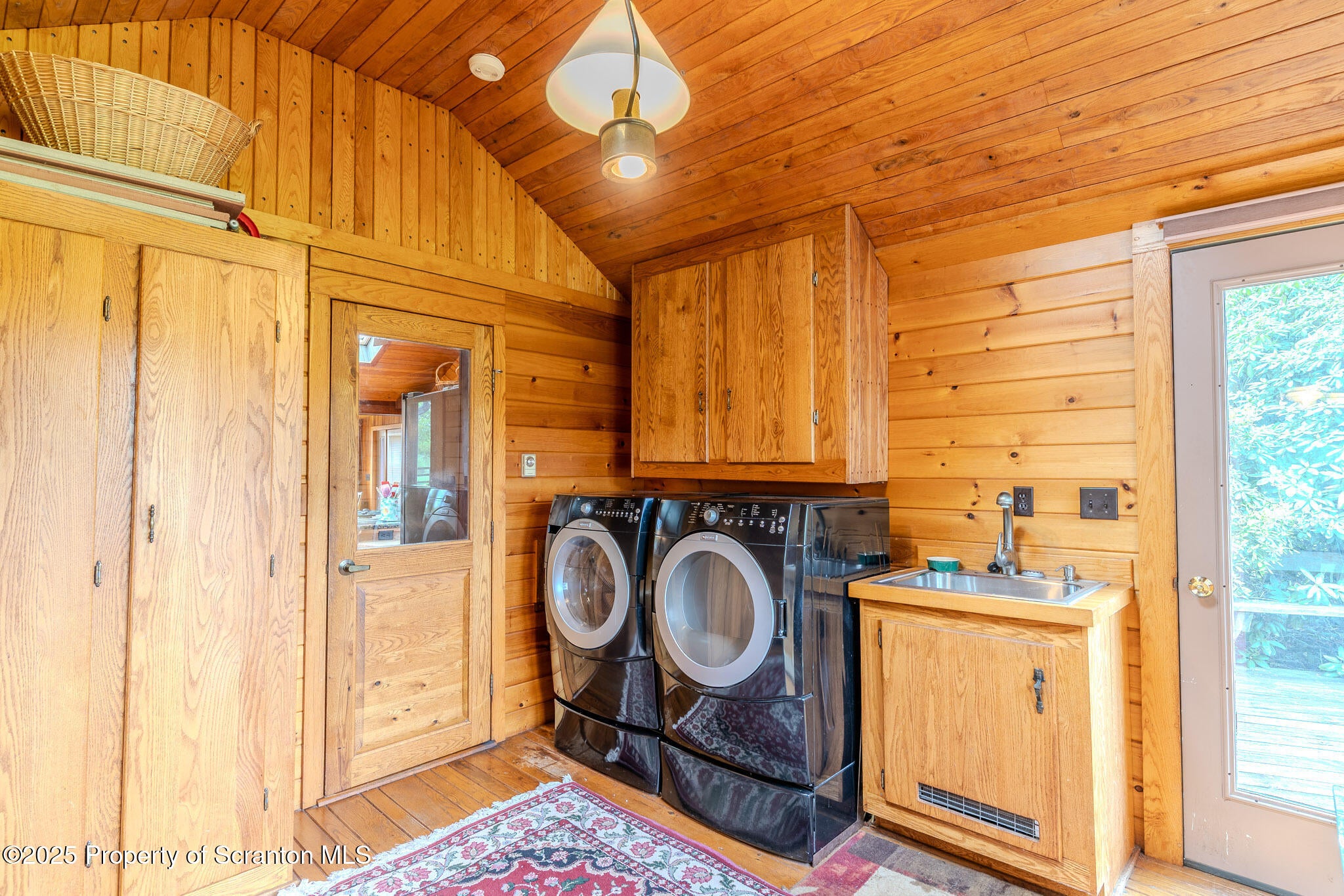 Honesdale, Pennsylvania, 18431, United States, ,4 BathroomsBathrooms,Residential,Active,1860241