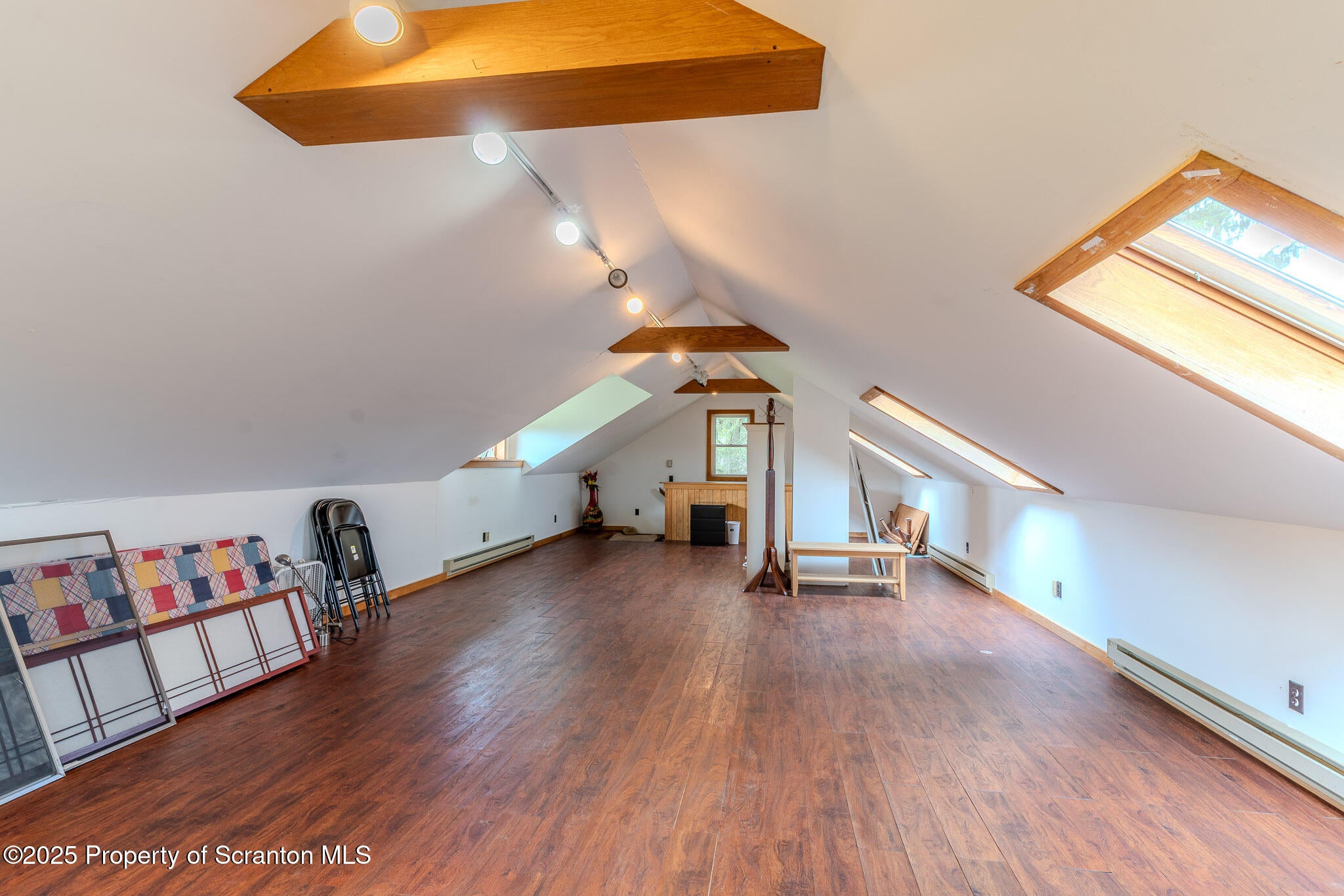 Honesdale, Pennsylvania, 18431, United States, ,4 BathroomsBathrooms,Residential,Active,1860241