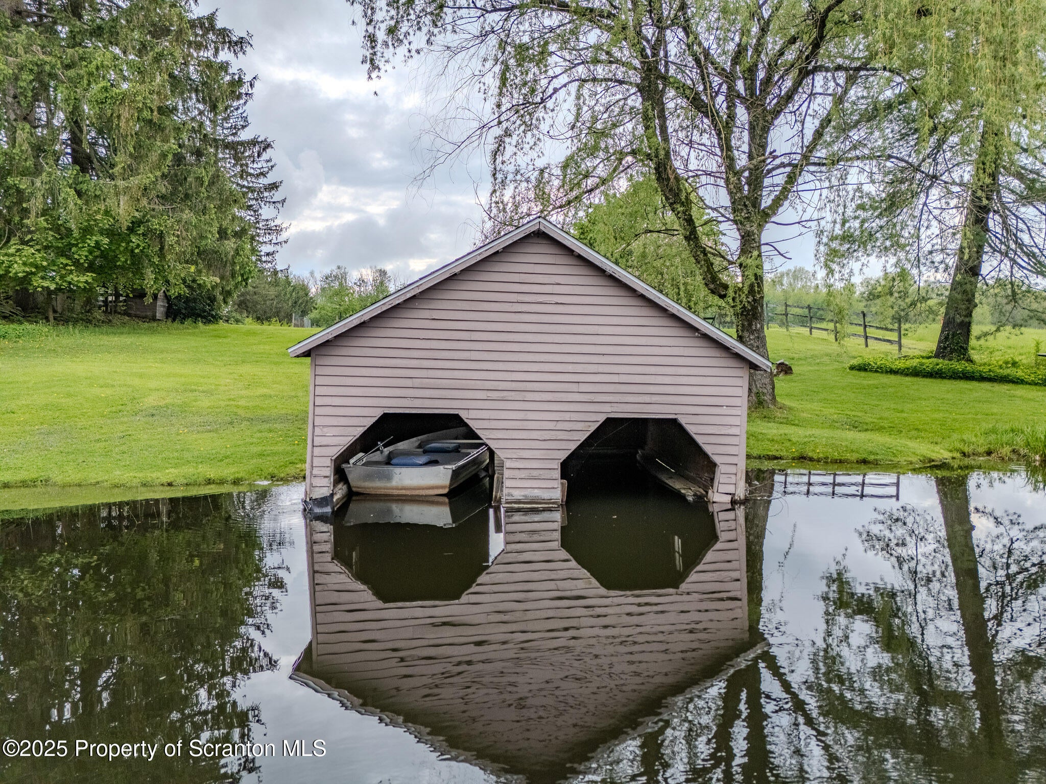 Honesdale, Pennsylvania, 18431, United States, ,4 BathroomsBathrooms,Residential,Active,1860241