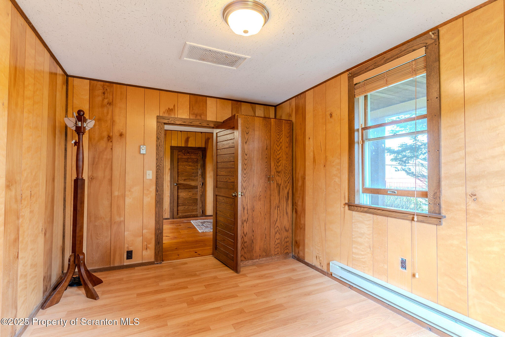 Honesdale, Pennsylvania, 18431, United States, ,4 BathroomsBathrooms,Residential,Active,1860241