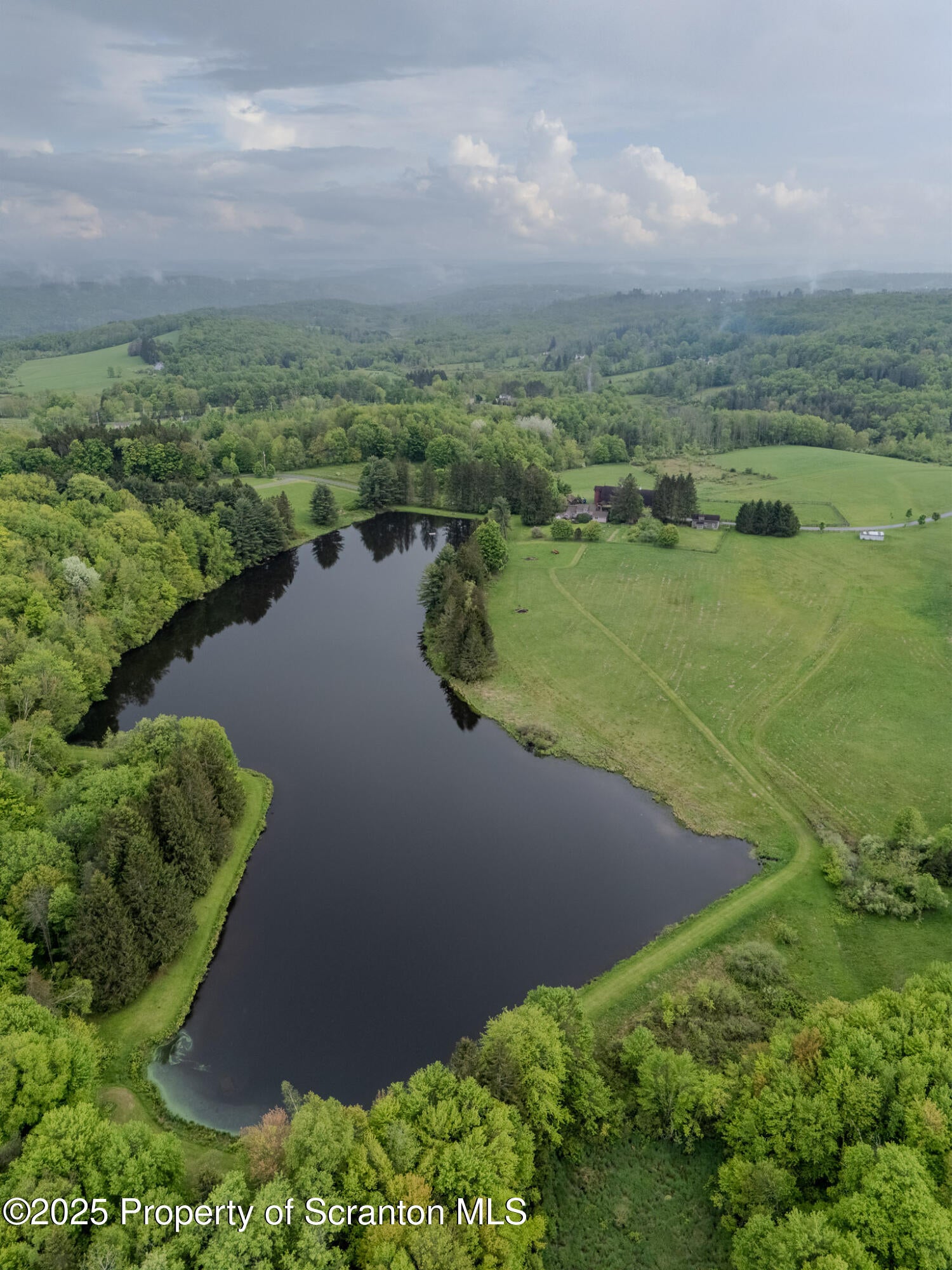 Honesdale, Pennsylvania, 18431, United States, ,4 BathroomsBathrooms,Residential,Active,1860241