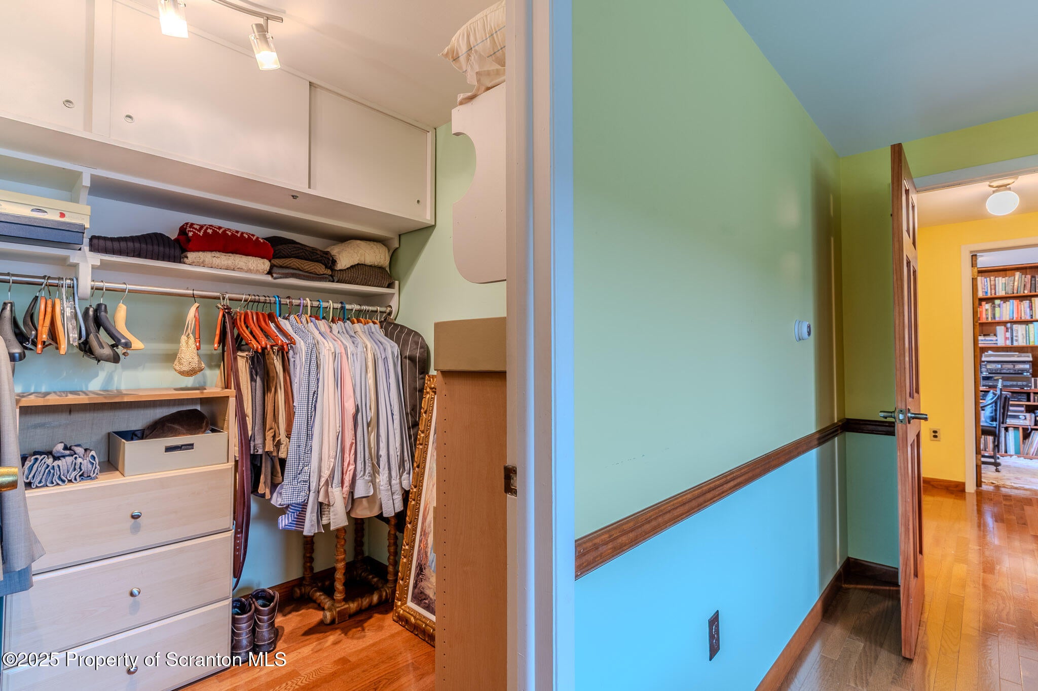 Honesdale, Pennsylvania, 18431, United States, ,4 BathroomsBathrooms,Residential,Active,1860241