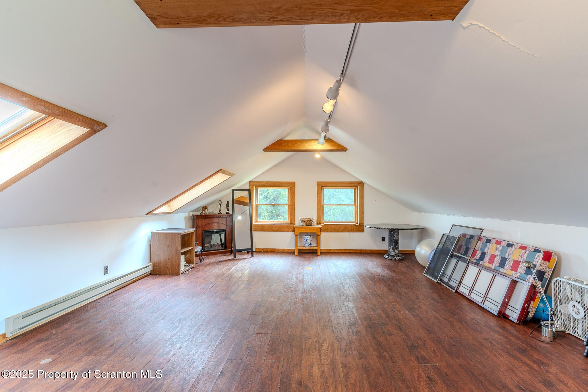 Honesdale, Pennsylvania, 18431, United States, ,4 BathroomsBathrooms,Residential,Active,1860241