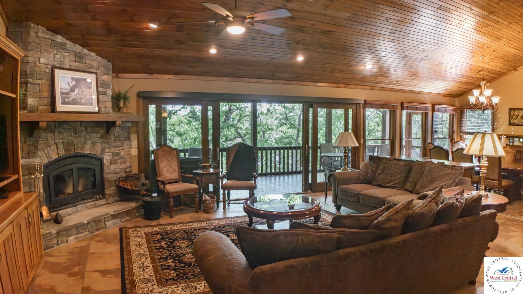 Warsaw, Missouri, 65355, United States, 4 Bedrooms Bedrooms, ,4 BathroomsBathrooms,Residential,Active,2044141