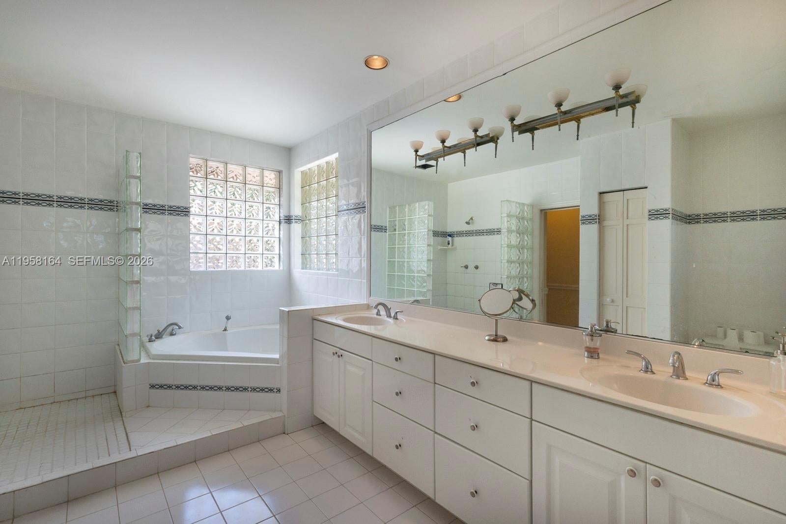 Pinecrest, Florida, 33156, United States, 5 Bedrooms Bedrooms, ,4 BathroomsBathrooms,Residential,Active,2015225