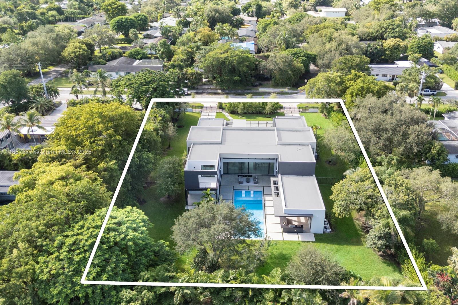 Pinecrest, Florida, 33156, United States, 8 Bedrooms Bedrooms, ,9 BathroomsBathrooms,Residential,Active,1953256