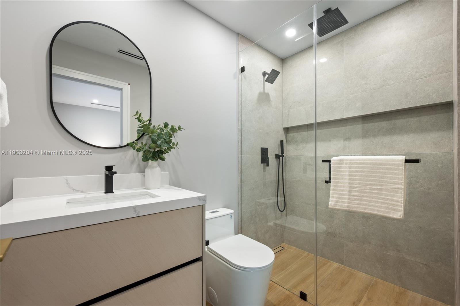 Palmetto Bay, Florida, 33158, United States, 4 Bedrooms Bedrooms, ,4 BathroomsBathrooms,Residential,Active,1988471