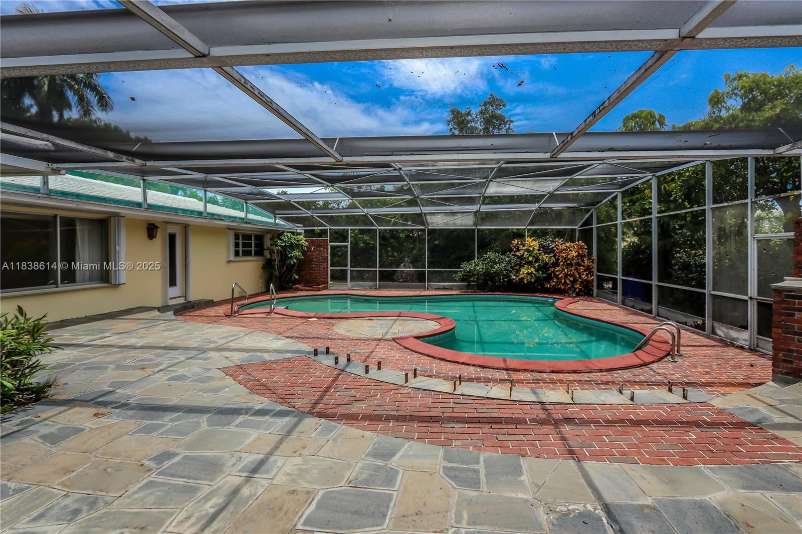 Hollywood, Florida, 33019, United States, 4 Bedrooms Bedrooms, ,4 BathroomsBathrooms,Residential,Active,1892394