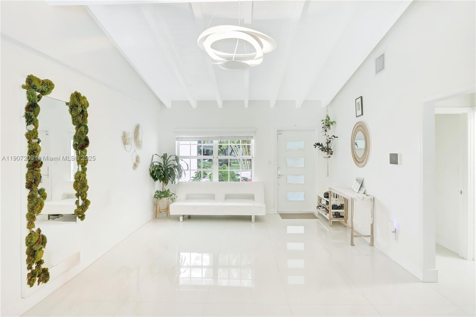 Coral Gables, Florida, 33134, United States, 2 Bedrooms Bedrooms, ,2 BathroomsBathrooms,Residential,Active,1986867