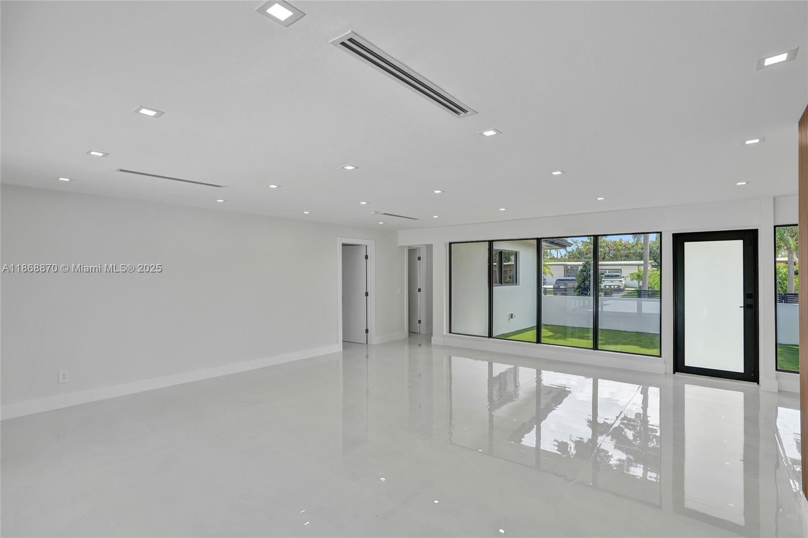 North Miami Beach, Florida, 33179, United States, 5 Bedrooms Bedrooms, ,4 BathroomsBathrooms,Residential,Active,1934804