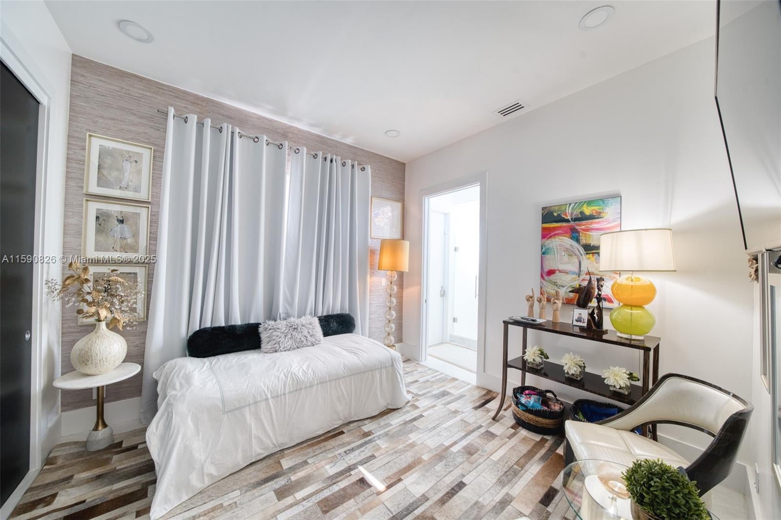 Hollywood, Florida, 33019, United States, 6 Bedrooms Bedrooms, ,6 BathroomsBathrooms,Residential,Pending,1756815