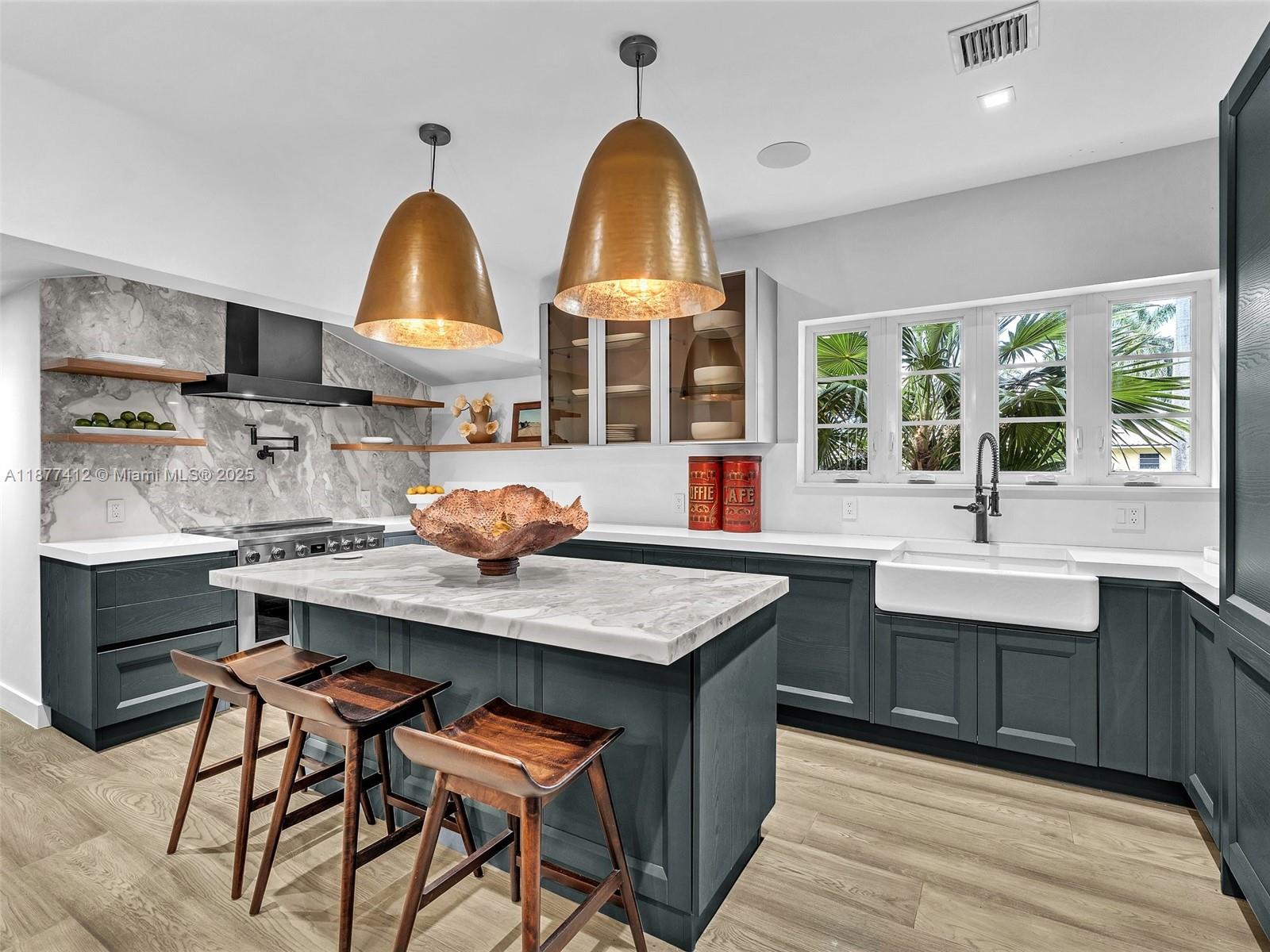 Hollywood, Florida, 33019, United States, 4 Bedrooms Bedrooms, ,6 BathroomsBathrooms,Residential,Active,1946512