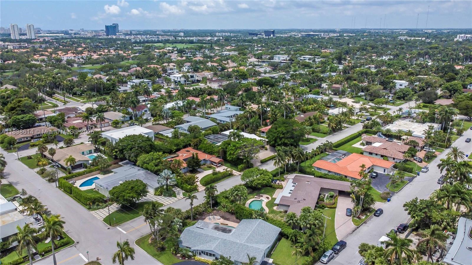 Hollywood, Florida, 33019, United States, 4 Bedrooms Bedrooms, ,4 BathroomsBathrooms,Residential,Active,1892394