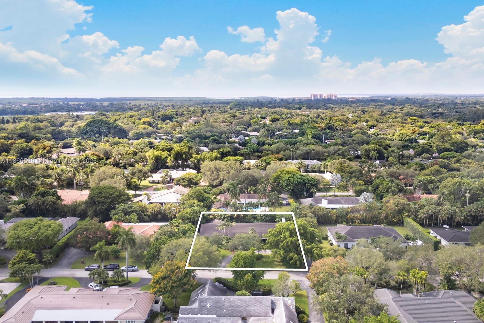 Coral Gables, Florida, 33156, United States, 4 Bedrooms Bedrooms, ,4 BathroomsBathrooms,Residential,Active,1927652