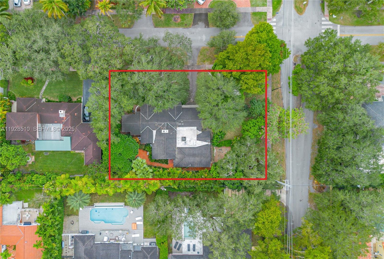 Coral Gables, Florida, 33134, United States, 4 Bedrooms Bedrooms, ,4 BathroomsBathrooms,Residential,Contingent,2006898