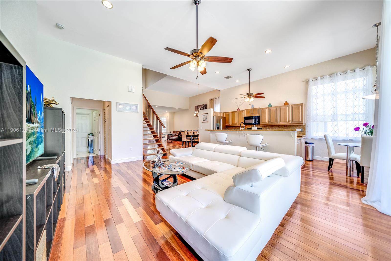 Hollywood, Florida, 33019, United States, 3 Bedrooms Bedrooms, ,3 BathroomsBathrooms,Residential,Active,1985592