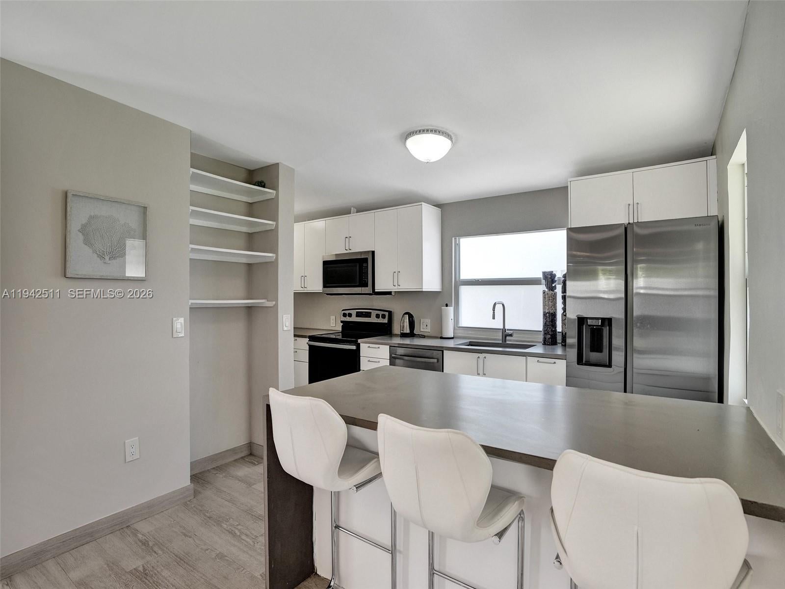 Hollywood, Florida, 33019, United States, 5 Bedrooms Bedrooms, ,4 BathroomsBathrooms,Residential,Active,2009164