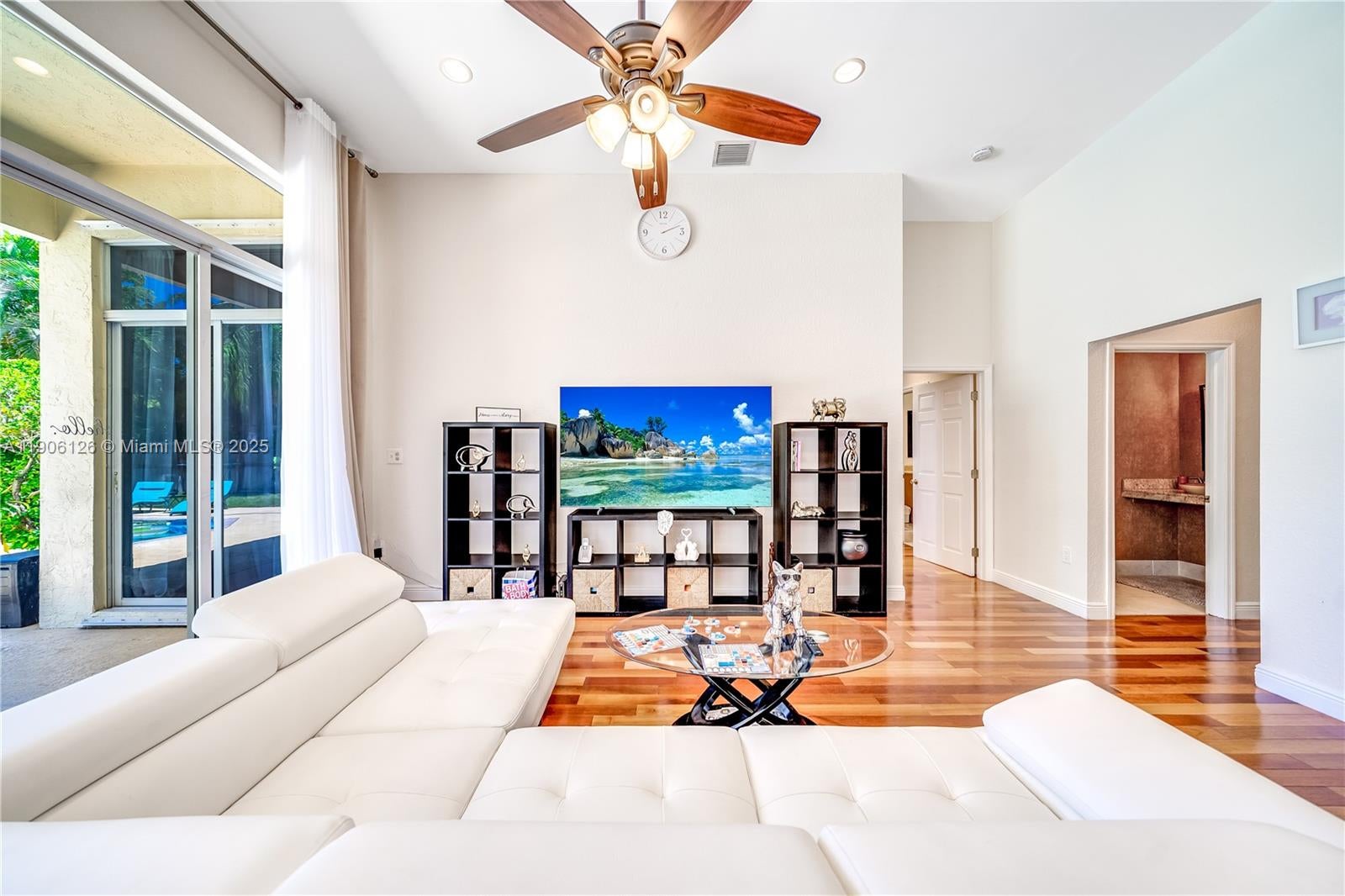 Hollywood, Florida, 33019, United States, 3 Bedrooms Bedrooms, ,3 BathroomsBathrooms,Residential,Active,1985592