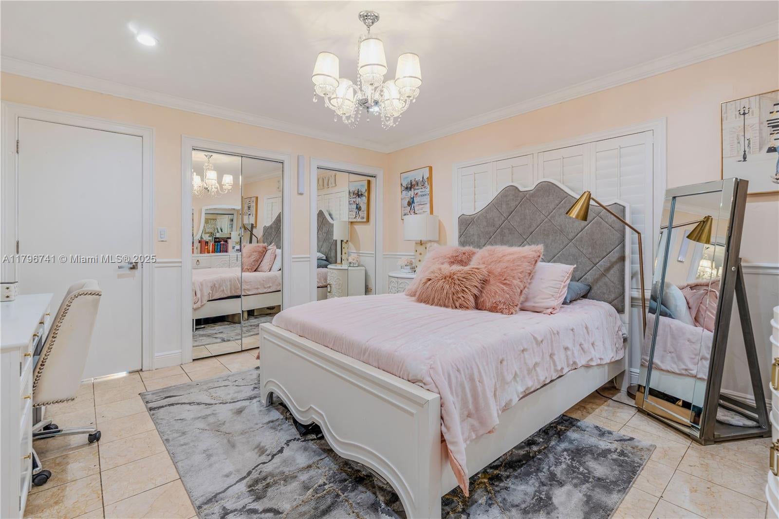 Miami, Florida, 33175, United States, ,5 BathroomsBathrooms,Residential,Pending,1798039