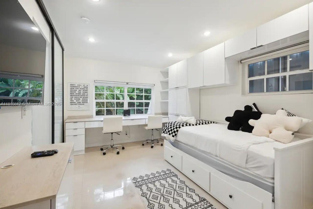 Hollywood, Florida, 33019, United States, 4 Bedrooms Bedrooms, ,4 BathroomsBathrooms,Residential,Active,1843428