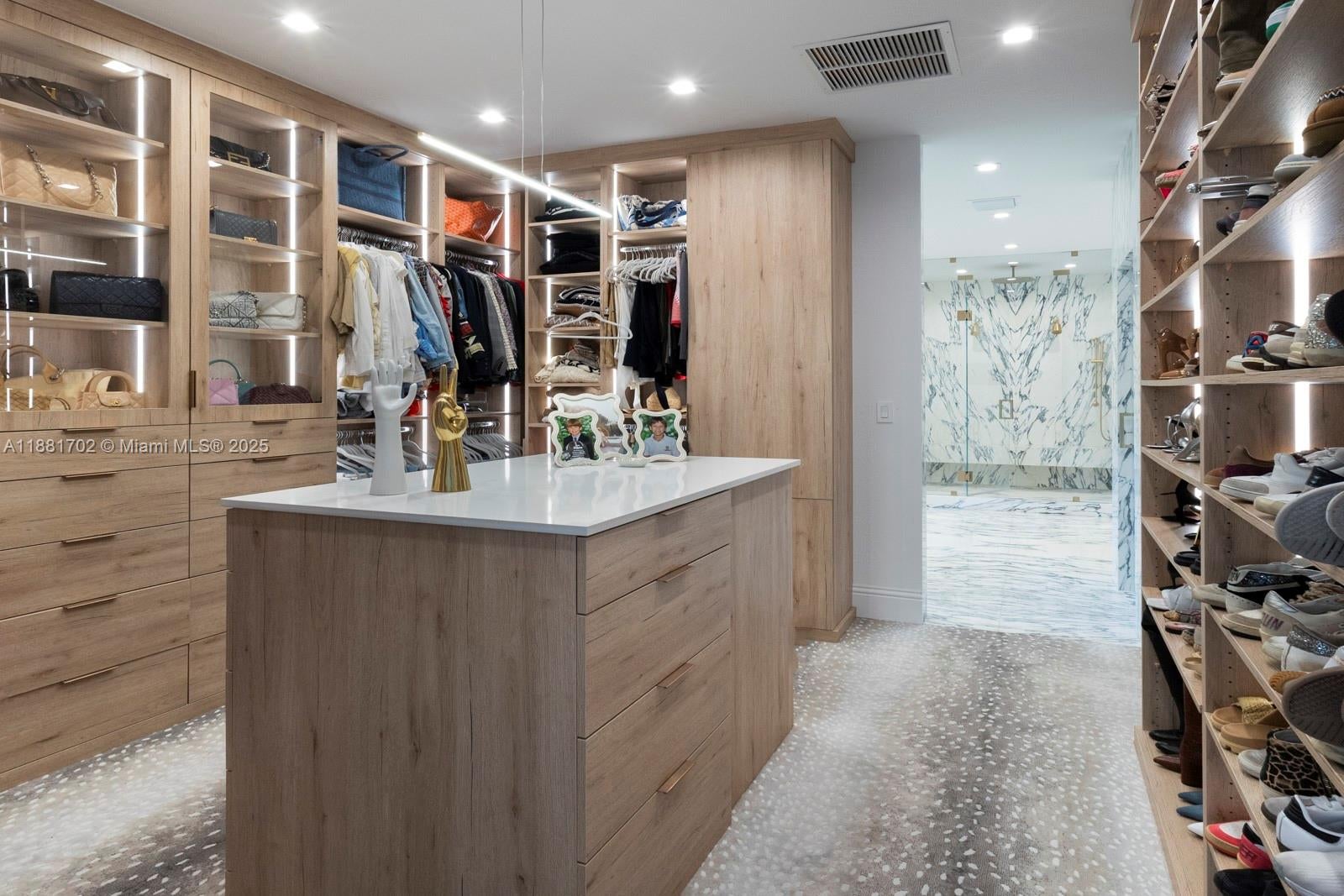 Pinecrest, Florida, 33156, United States, 5 Bedrooms Bedrooms, ,6 BathroomsBathrooms,Residential,Active,1945522