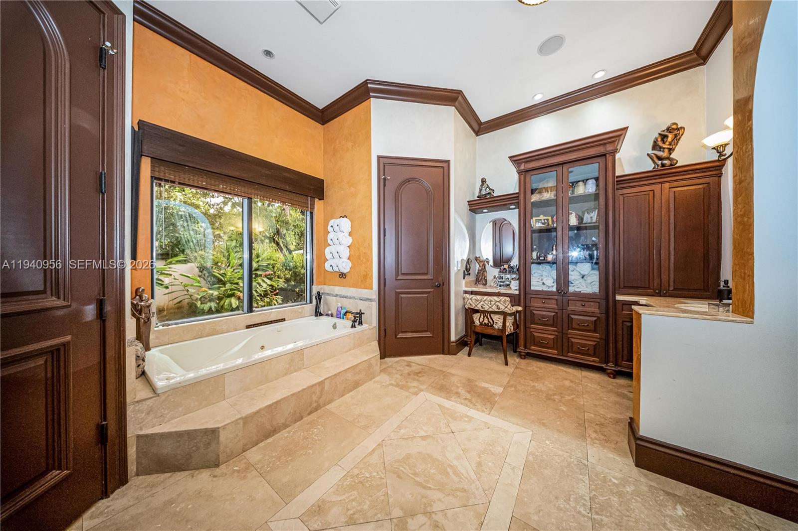 Miami, Florida, 33143, United States, 7 Bedrooms Bedrooms, ,8 BathroomsBathrooms,Residential,Active,2011877