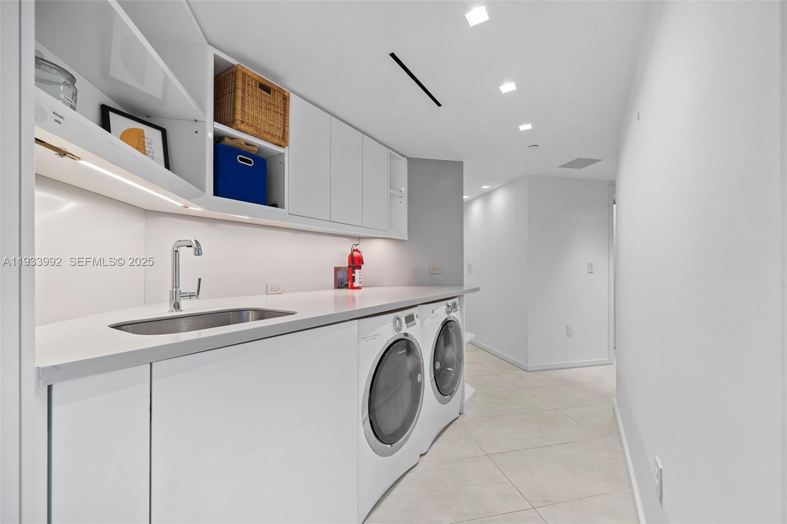 Bal Harbour, Florida, 33154, United States, 3 Bedrooms Bedrooms, ,4 BathroomsBathrooms,Residential,Active,2007290