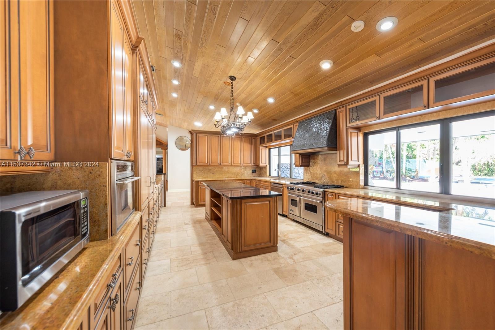 Weston, Florida, 33331, United States, ,5 BathroomsBathrooms,Residential,Active,1702942