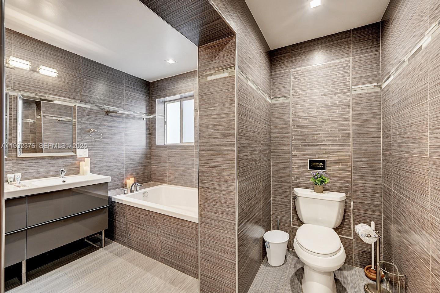 Hollywood, Florida, 33019, United States, 4 Bedrooms Bedrooms, ,4 BathroomsBathrooms,Residential,Active,2007335