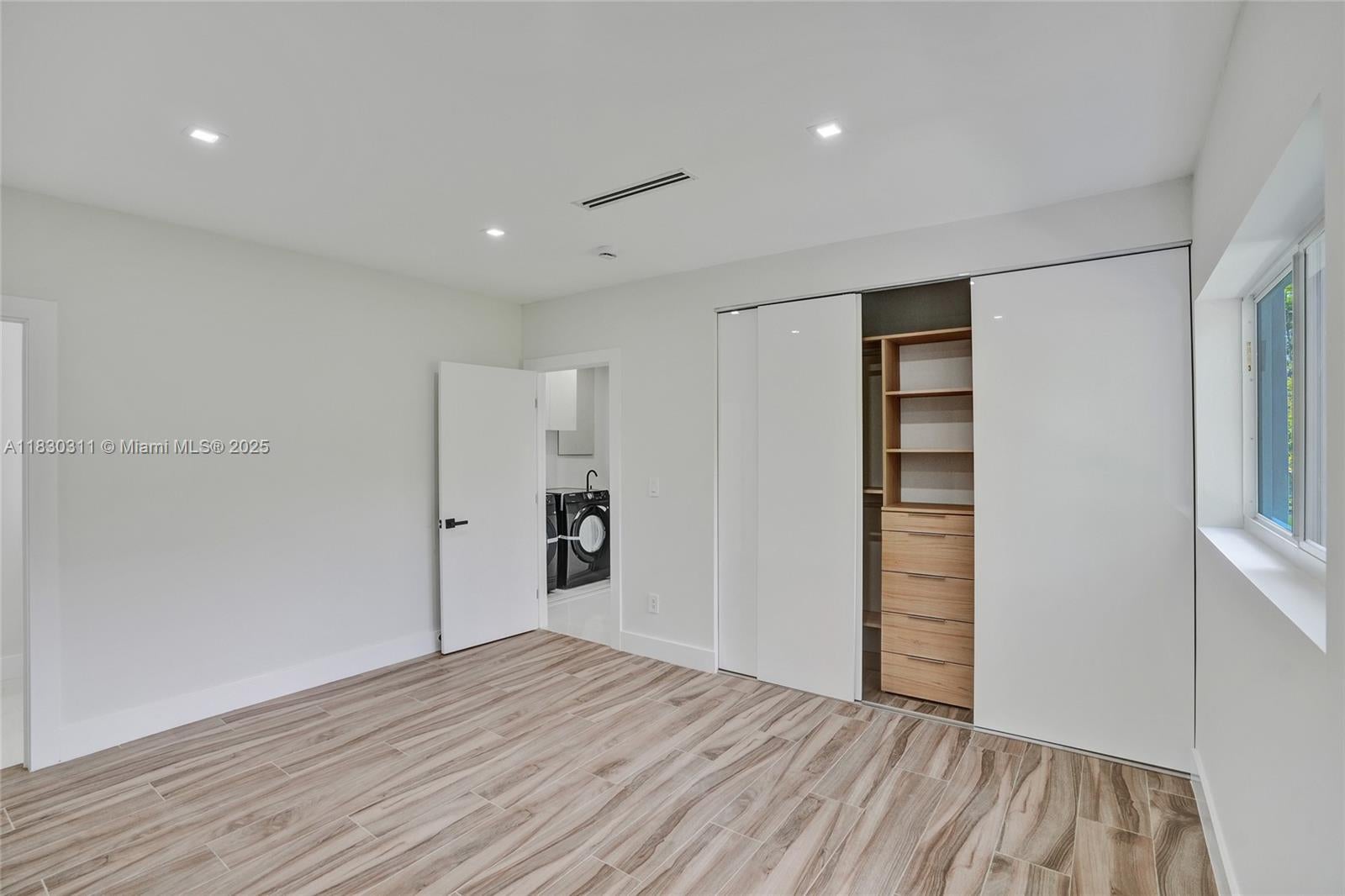 Miami, Florida, 33179, United States, 5 Bedrooms Bedrooms, ,5 BathroomsBathrooms,Residential,Active,1889008