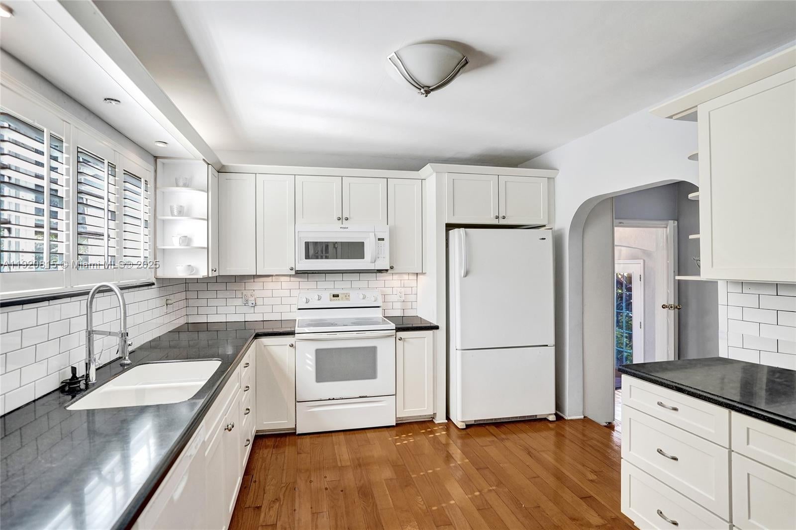 Hollywood, Florida, 33019, United States, 4 Bedrooms Bedrooms, ,4 BathroomsBathrooms,Residential,Active,1997890