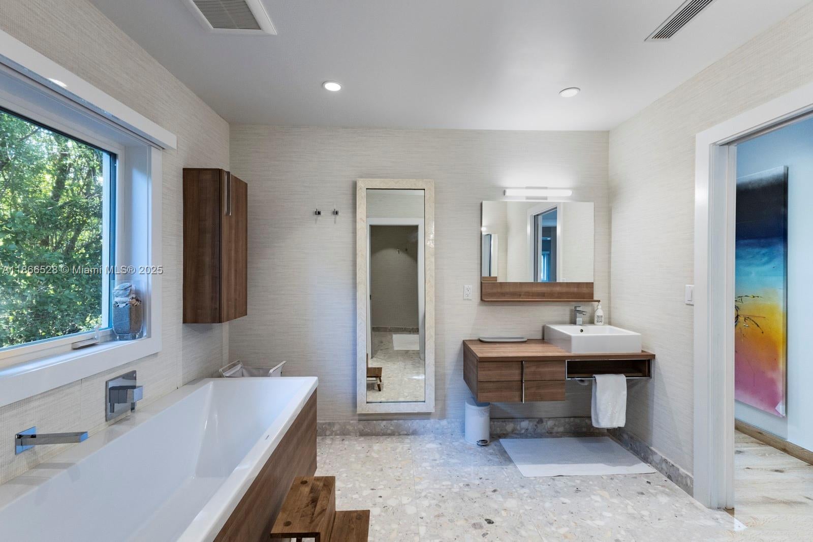 Coral Gables, Florida, 33156, United States, 4 Bedrooms Bedrooms, ,4 BathroomsBathrooms,Residential,Active,1927652