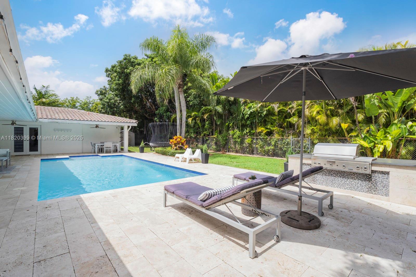 Pinecrest, Florida, 33156, United States, 4 Bedrooms Bedrooms, ,3 BathroomsBathrooms,Residential,Active,1990657