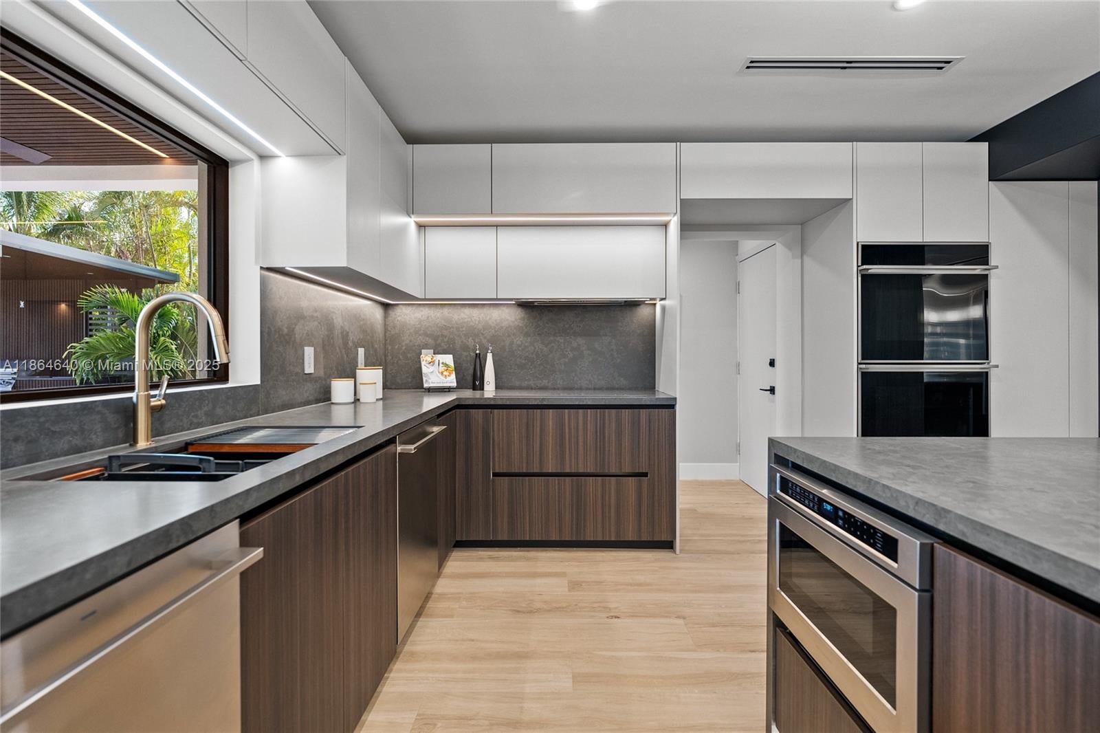 Fort Lauderdale, Florida, 33308, United States, 5 Bedrooms Bedrooms, ,4 BathroomsBathrooms,Residential,Active,1927651