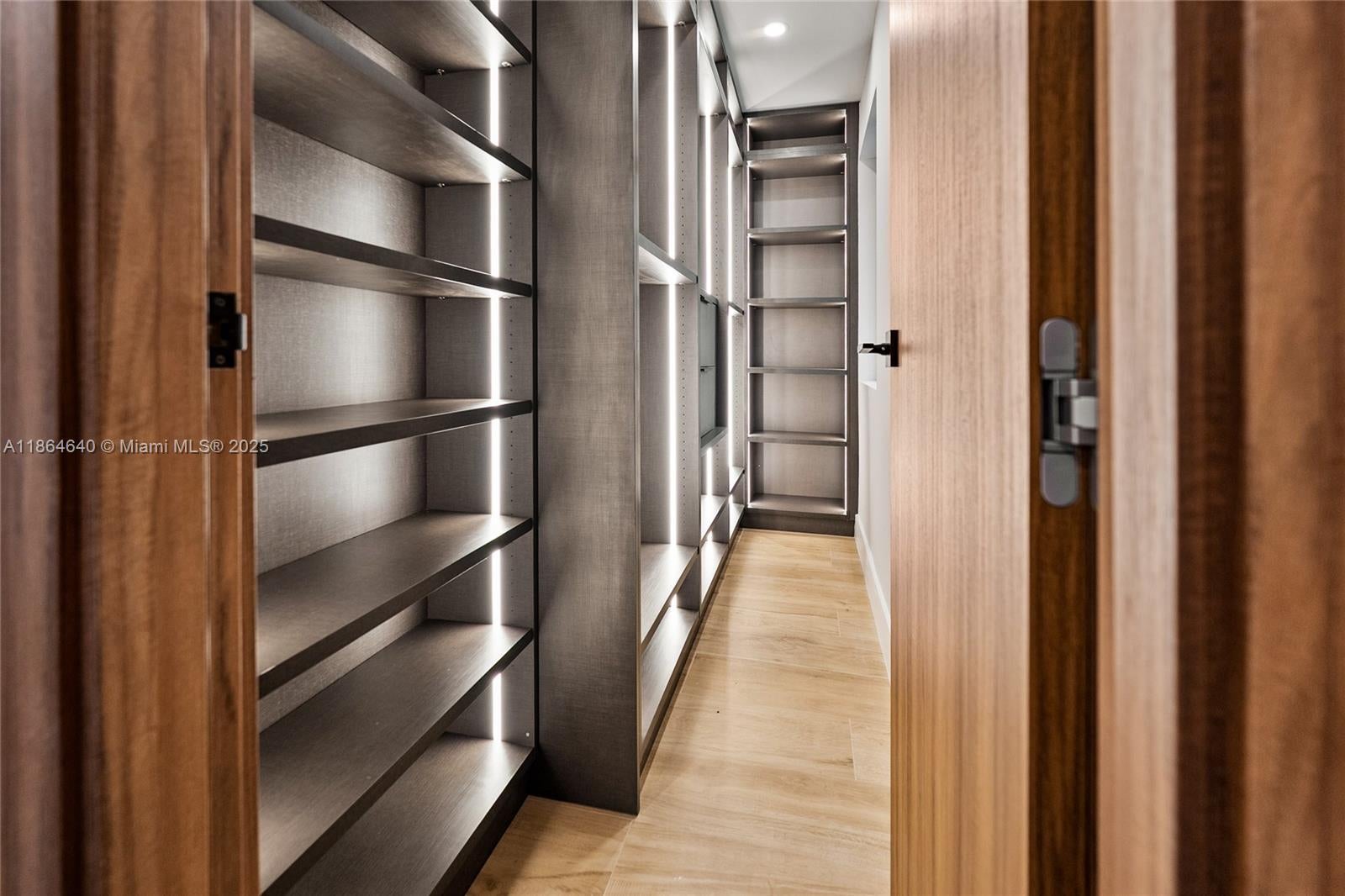 Fort Lauderdale, Florida, 33308, United States, 5 Bedrooms Bedrooms, ,4 BathroomsBathrooms,Residential,Active,1927651