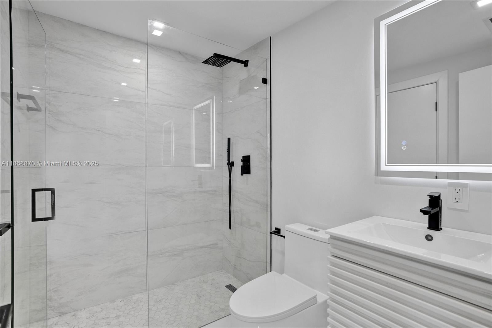 North Miami Beach, Florida, 33179, United States, 5 Bedrooms Bedrooms, ,4 BathroomsBathrooms,Residential,Active,1934804