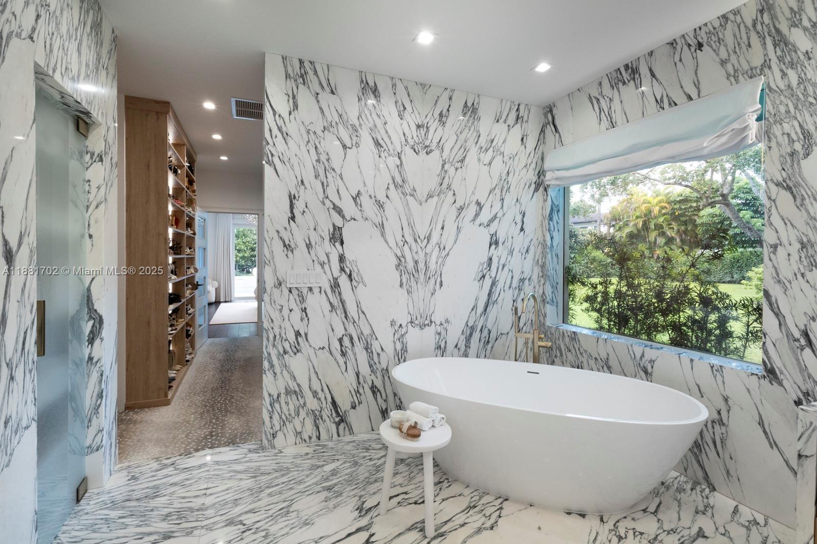 Pinecrest, Florida, 33156, United States, 5 Bedrooms Bedrooms, ,6 BathroomsBathrooms,Residential,Active,1945522