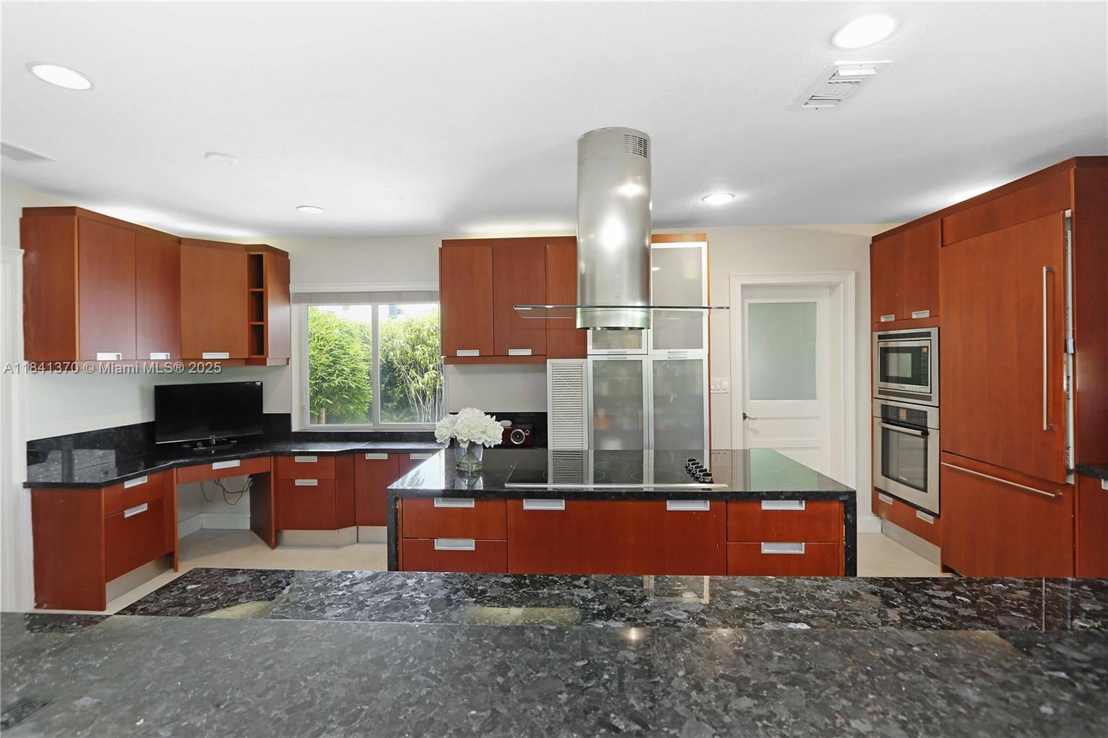 Hollywood, Florida, 33019, United States, 3 Bedrooms Bedrooms, ,3 BathroomsBathrooms,Residential,Active,1893232