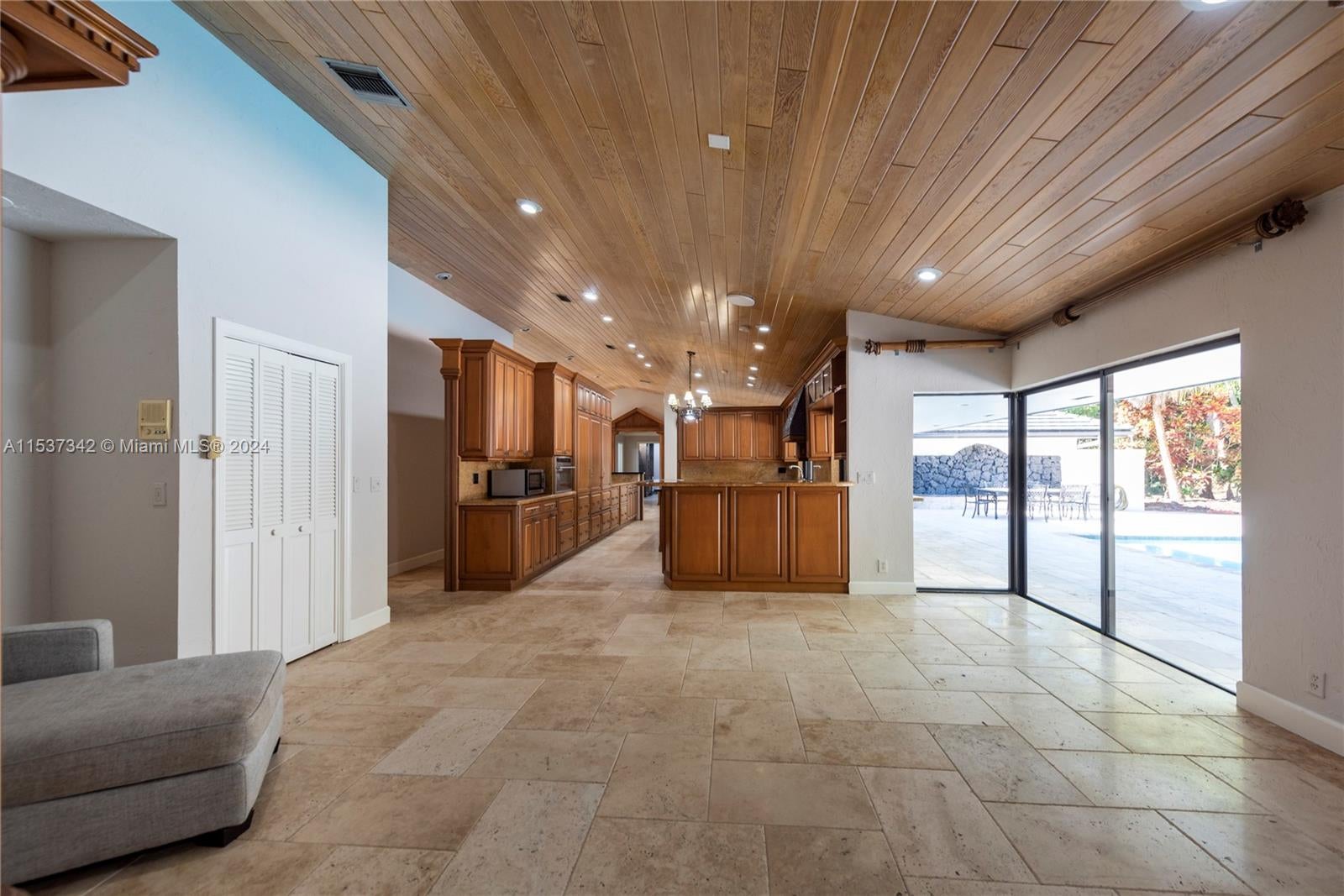 Weston, Florida, 33331, United States, ,5 BathroomsBathrooms,Residential,Active,1702942