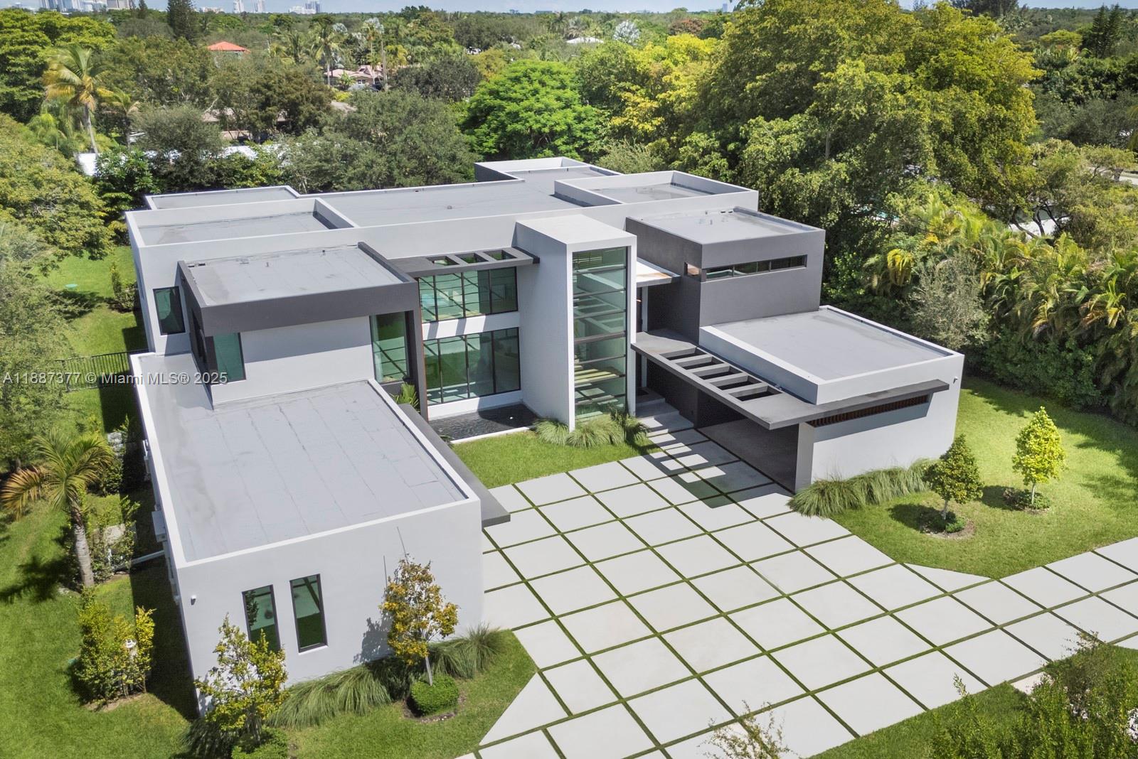 Pinecrest, Florida, 33156, United States, 8 Bedrooms Bedrooms, ,9 BathroomsBathrooms,Residential,Active,1953256