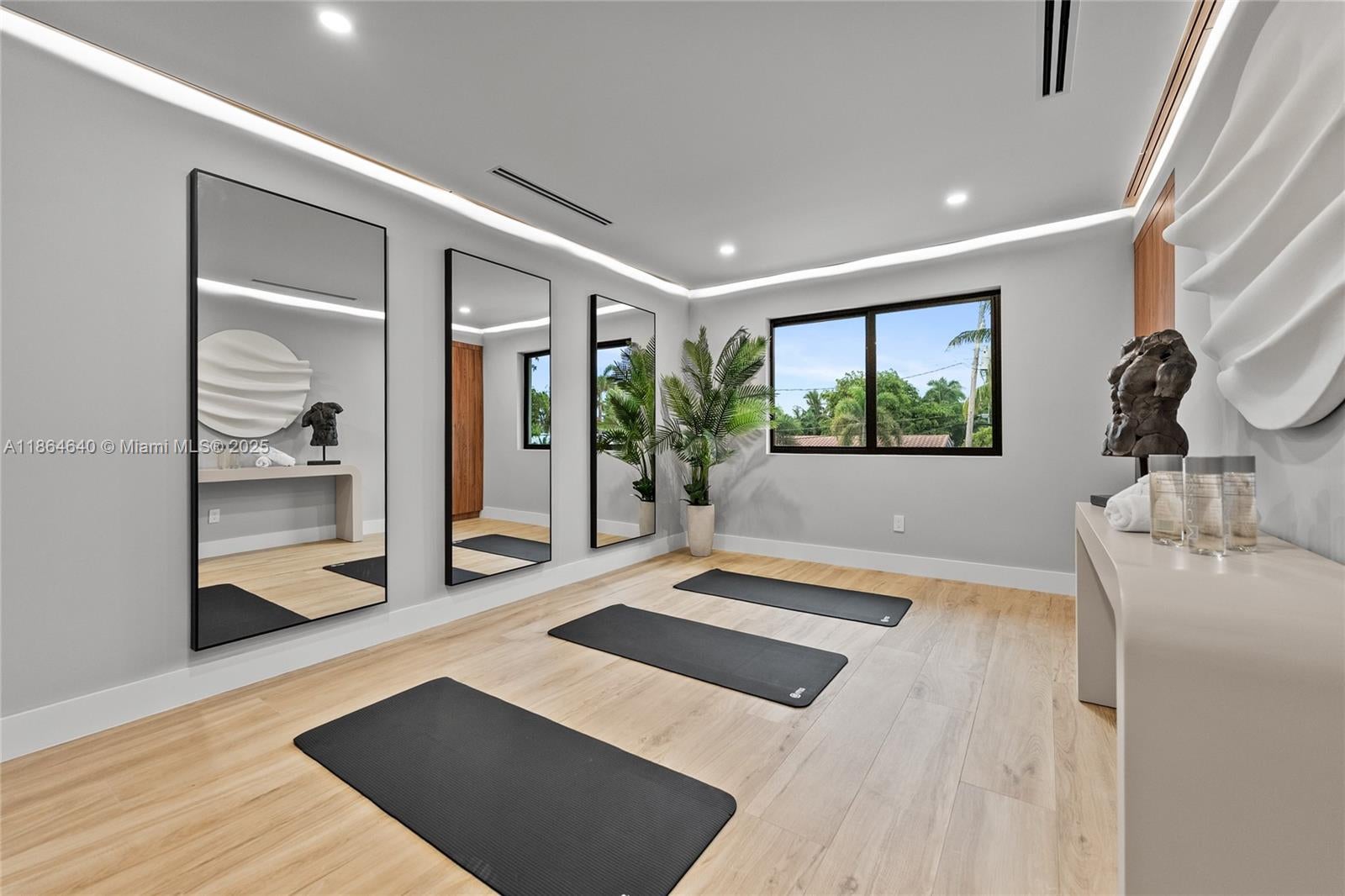 Fort Lauderdale, Florida, 33308, United States, 5 Bedrooms Bedrooms, ,4 BathroomsBathrooms,Residential,Active,1927651