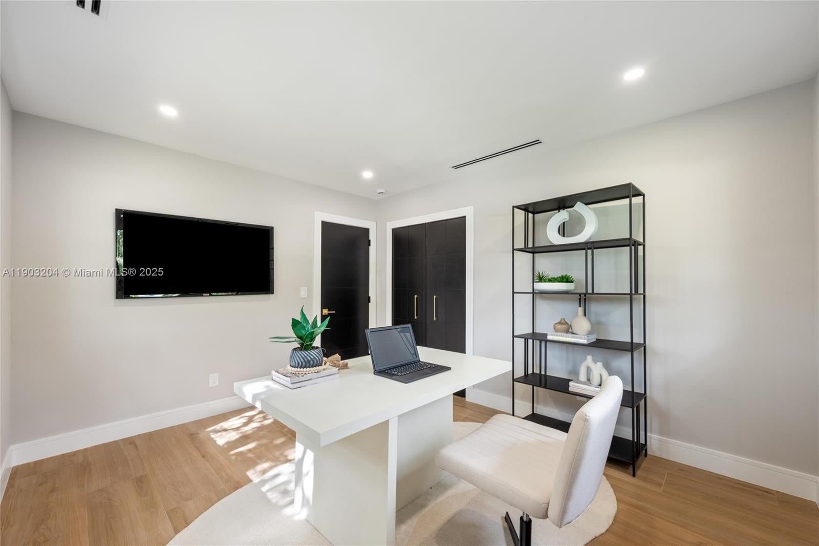 Palmetto Bay, Florida, 33158, United States, 4 Bedrooms Bedrooms, ,4 BathroomsBathrooms,Residential,Active,1988471