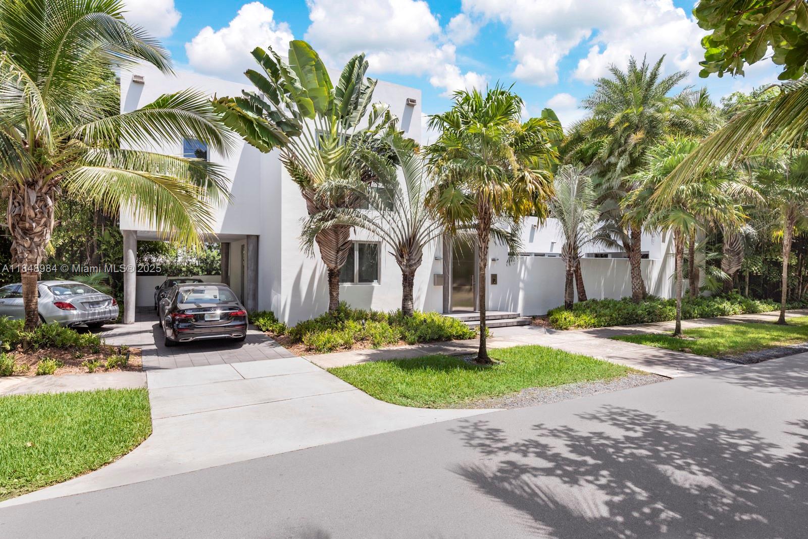 Miami, Florida, 33133, United States, 3 Bedrooms Bedrooms, ,3 BathroomsBathrooms,Residential,Active,1903203