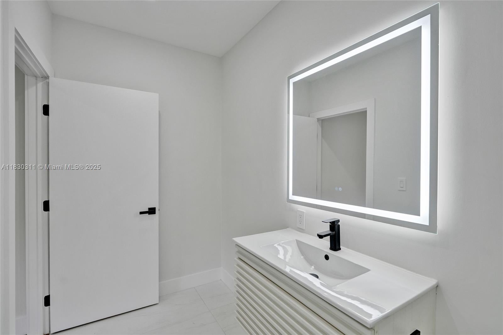 Miami, Florida, 33179, United States, 5 Bedrooms Bedrooms, ,5 BathroomsBathrooms,Residential,Active,1889008