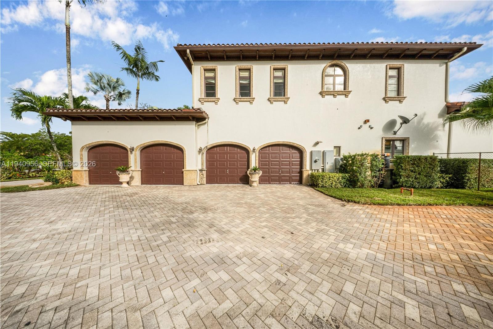 Miami, Florida, 33143, United States, 7 Bedrooms Bedrooms, ,8 BathroomsBathrooms,Residential,Active,2011877