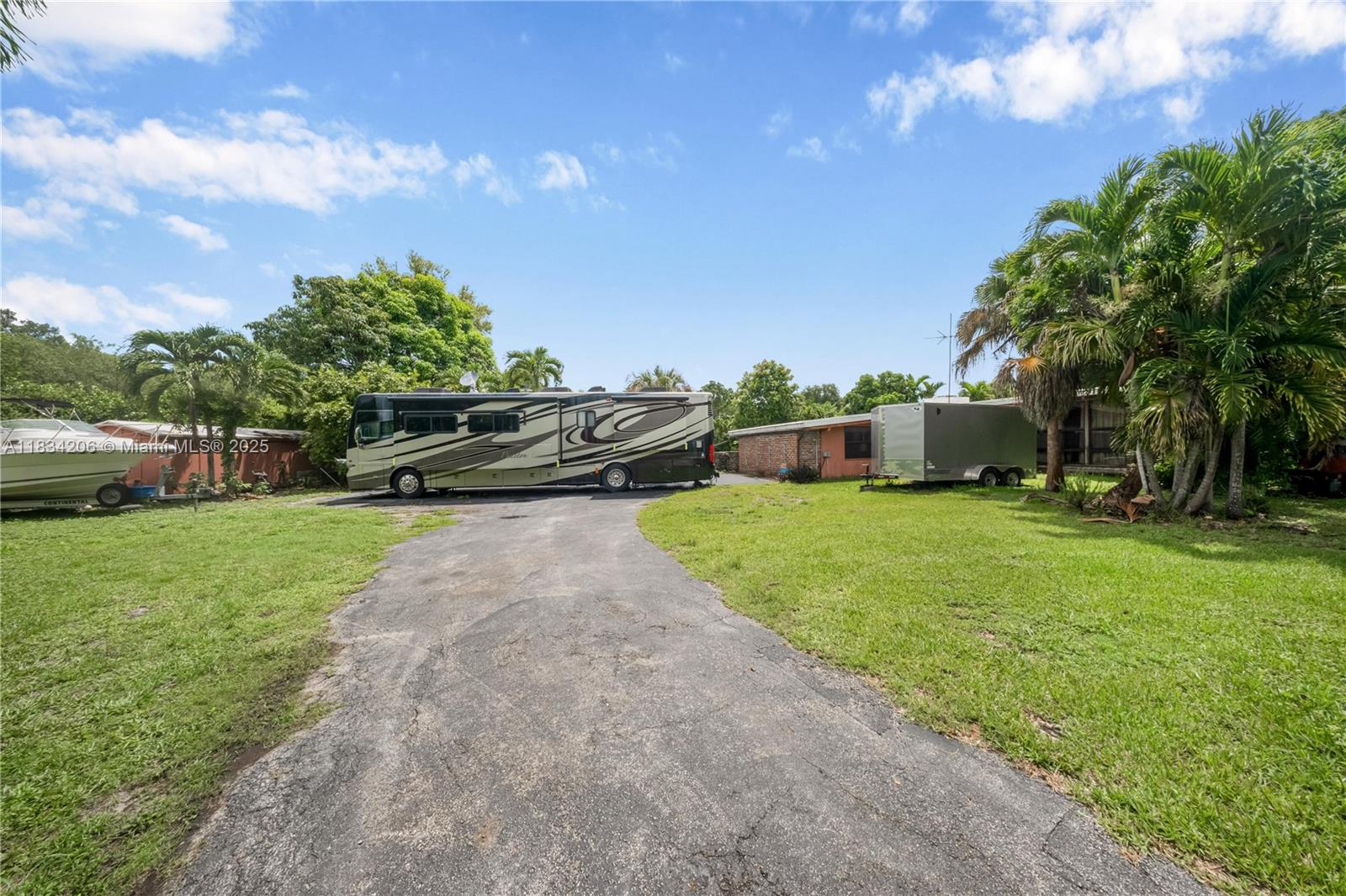 Pinecrest, Florida, 33156, United States, 3 Bedrooms Bedrooms, ,2 BathroomsBathrooms,Residential,Active,1884905