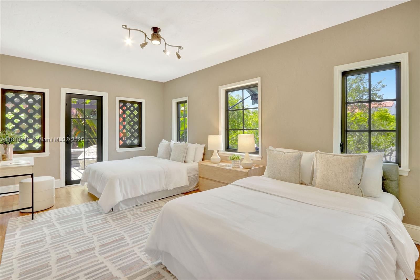 Coral Gables, Florida, 33134, United States, ,3 BathroomsBathrooms,Residential,Active,1829900