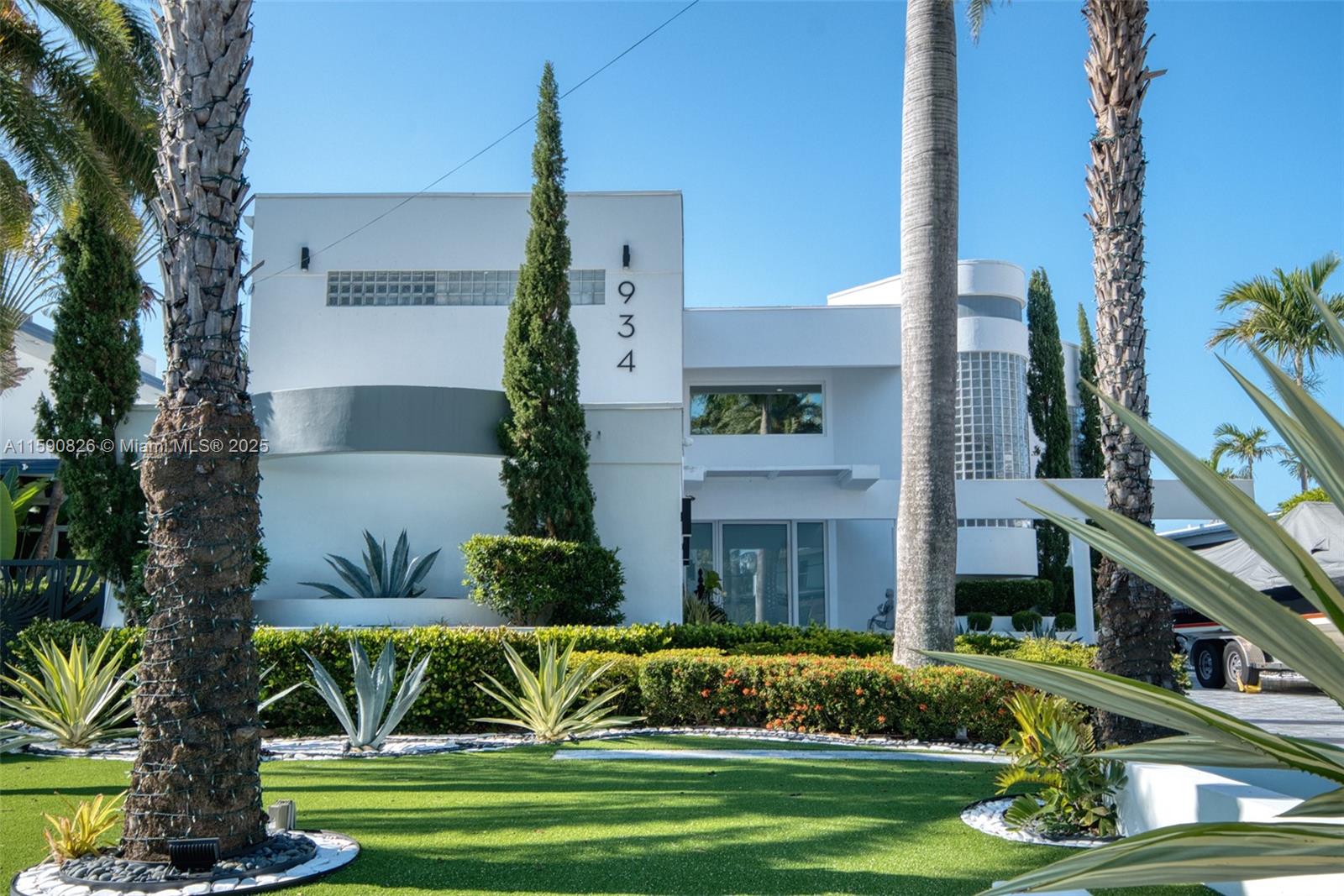 Hollywood, Florida, 33019, United States, 6 Bedrooms Bedrooms, ,6 BathroomsBathrooms,Residential,Pending,1756815