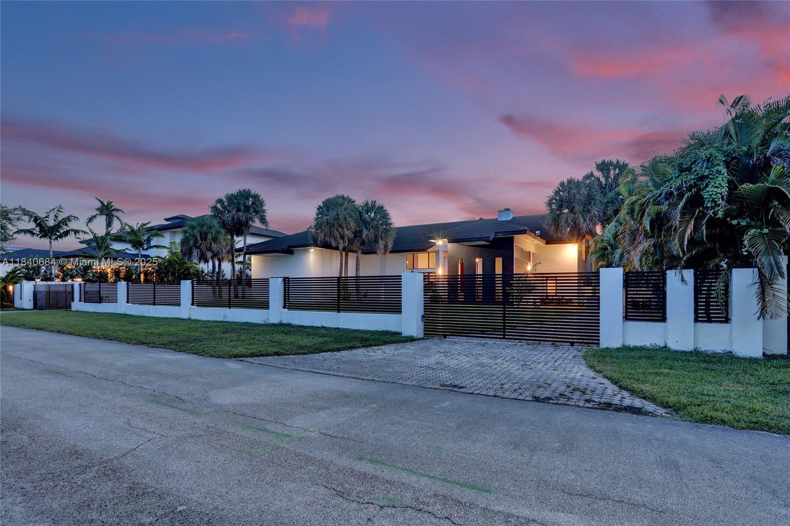 Miami, Florida, 33176, United States, 6 Bedrooms Bedrooms, ,4 BathroomsBathrooms,Residential,Active,1892592